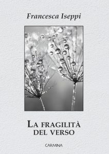 Una poesia che non teme il buio, ma lo attraversa. Perché è proprio dove tutto si frantuma che ci si scopre vivi.